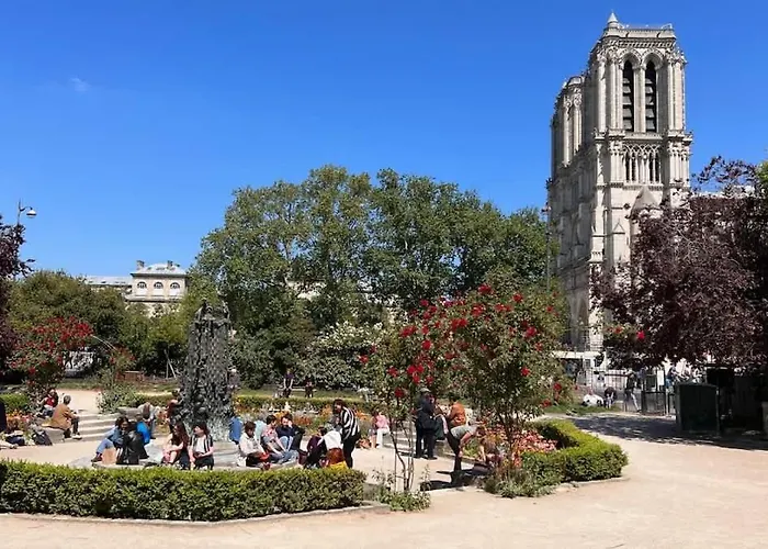 Fantastic View On Notre Dame Abelard