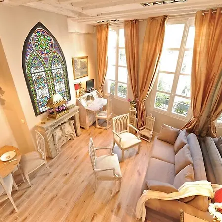 Fantastic View On Notre Dame Abelard *