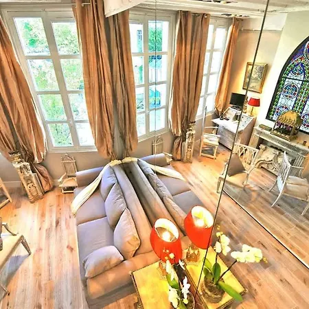 Fantastic View On Notre Dame Abelard