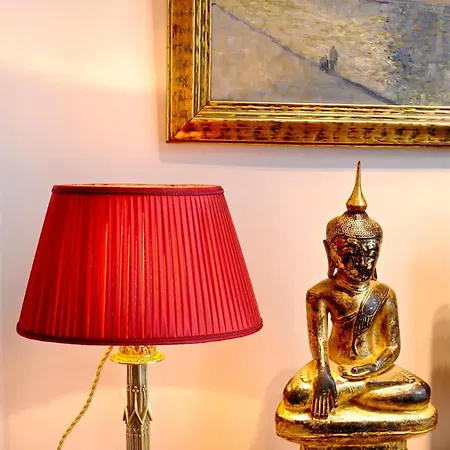 Fantastic View On Notre Dame Abelard *